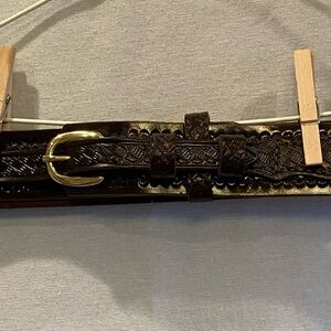 B-3
New men’s dark brown leather belt